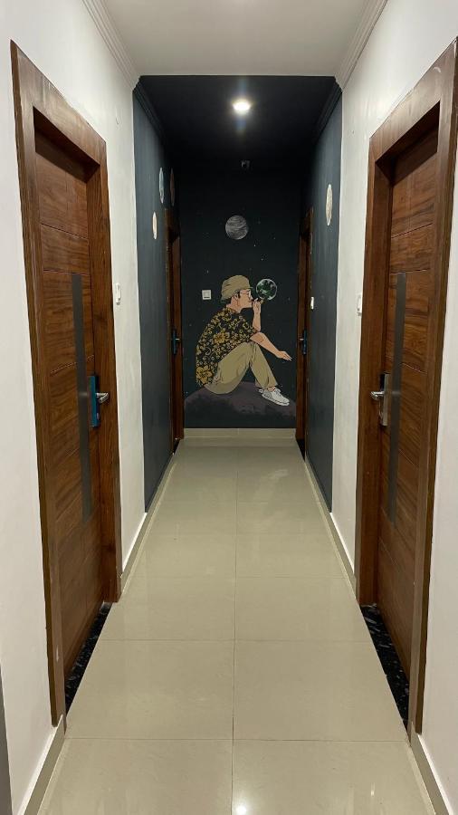 Hostel Hot - House Of Travellers, Rishīkesh Zewnętrze zdjęcie