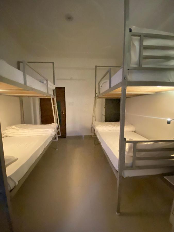 Hostel Hot - House Of Travellers, Rishīkesh Zewnętrze zdjęcie