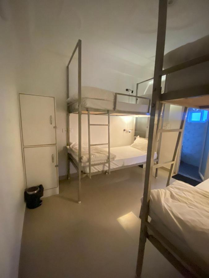 Hostel Hot - House Of Travellers, Rishīkesh Zewnętrze zdjęcie