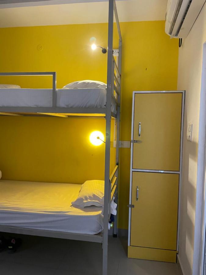 Hostel Hot - House Of Travellers, Rishīkesh Zewnętrze zdjęcie