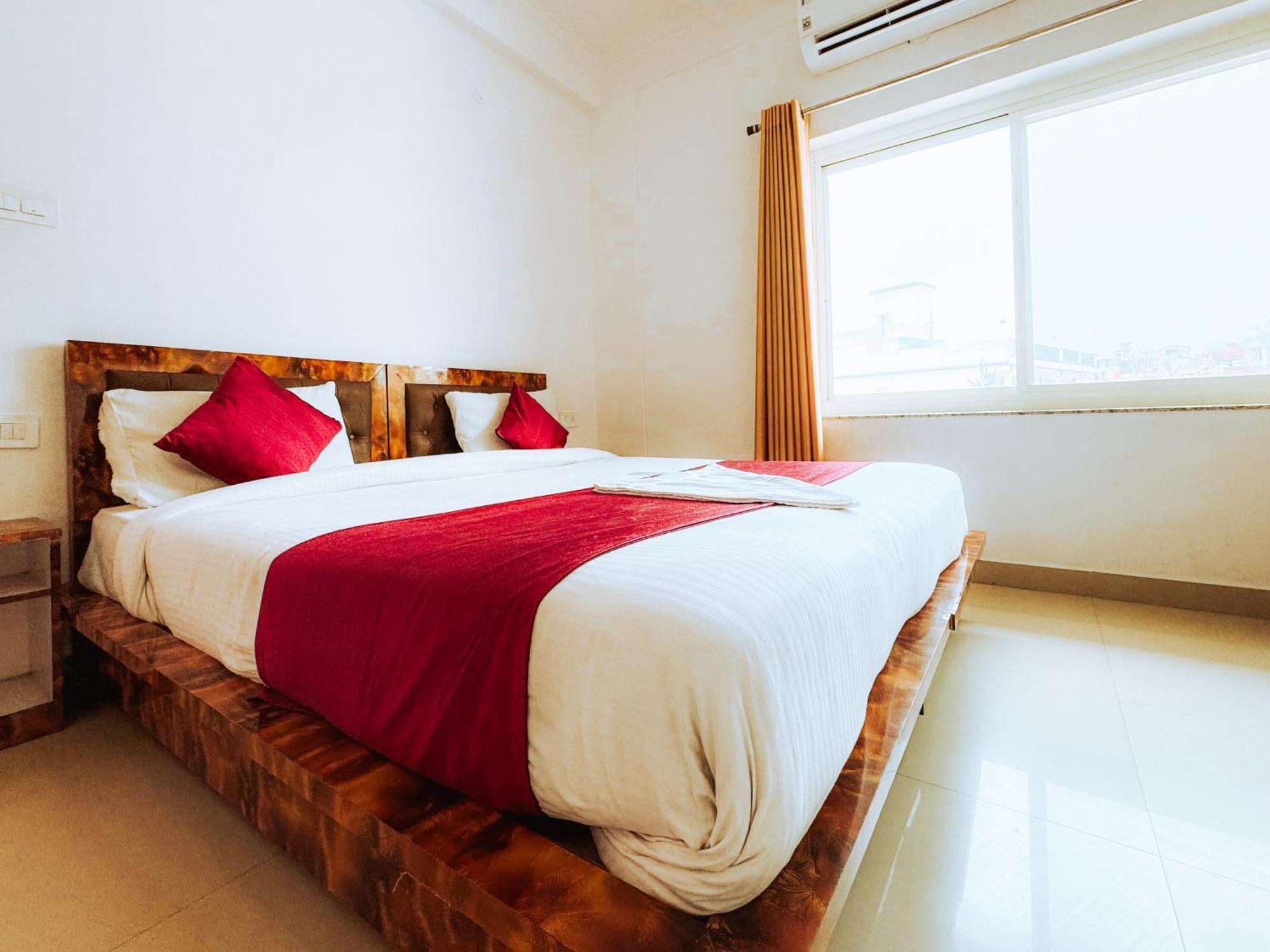 Hostel Hot - House Of Travellers, Rishīkesh Zewnętrze zdjęcie